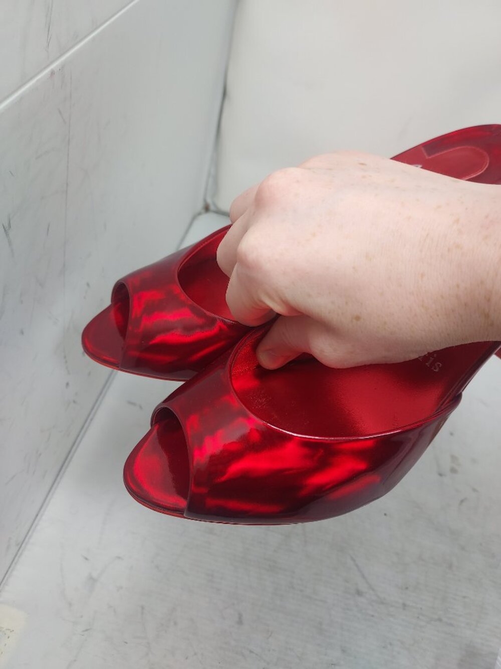 CHRISTIAN LOUBOUTIN Me Dolly Patent Red Heel Sandal - Picture 14 of 14